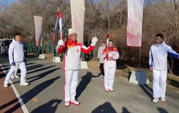 Олімпійський вогонь вже у Китаї