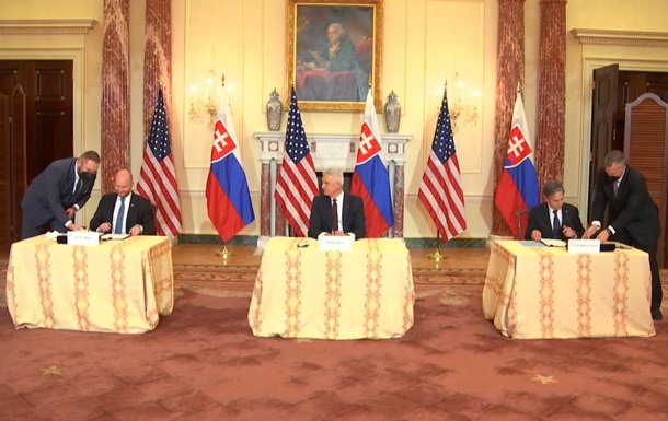 США и Словакия подписали военный договор
