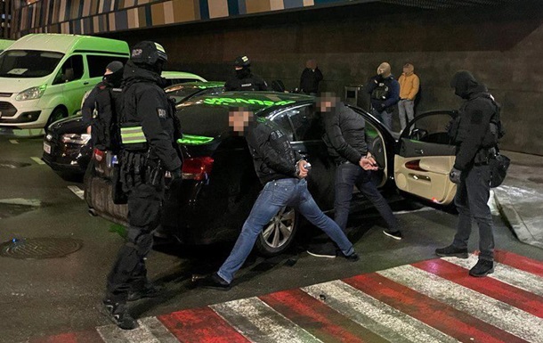 У Києві затримали банду здирників
