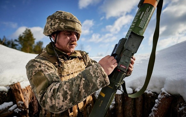 Посли розповіли про надану Україні зброю Польщею та Британією