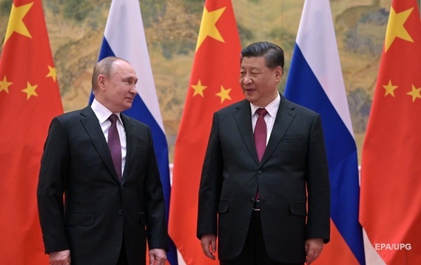 Підсумки 04.02: Путін у Китаї та стримування Росії