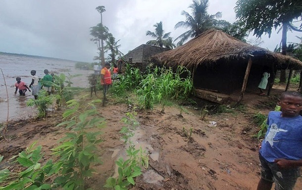 На Мадагаскар насувається новий потужний циклон
