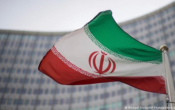 Держдеп: США відновлять винятки із санкцій проти Ірану