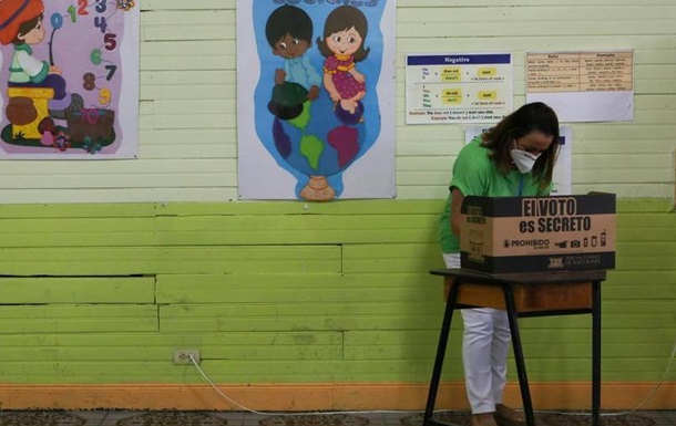 У Коста-Ріці відбулися вибори: серед лідерів екс-президент 