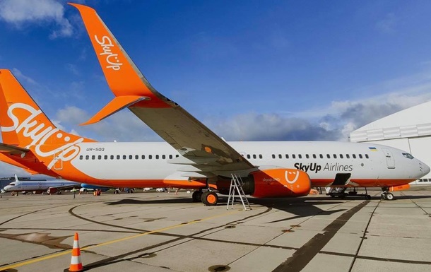 Літаку SkyUp заборонили влітати в авіапростір України