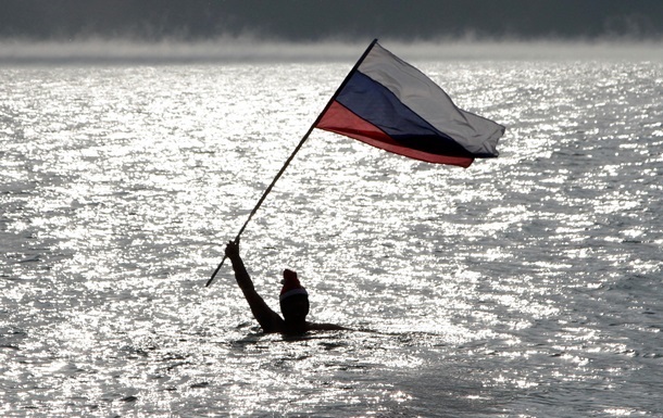 У Криму почали зливати воду з переповнених водоймищ у море