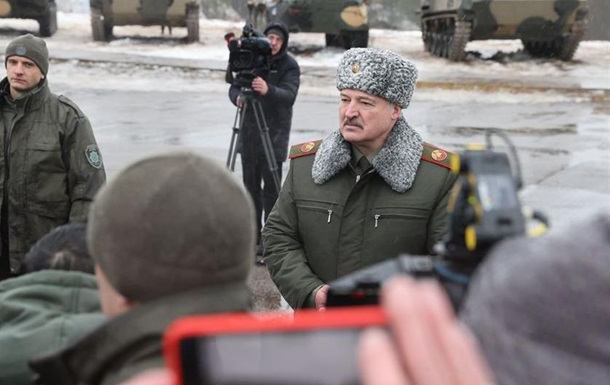 Лукашенко заявив, що частина російських боєприпасів залишиться у Білорусі