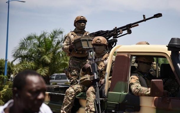 Франция вместе с союзниками выводит войска из Мали