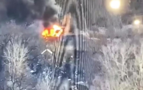 Вантажівка української сторони СЦКК потрапила під обстріл