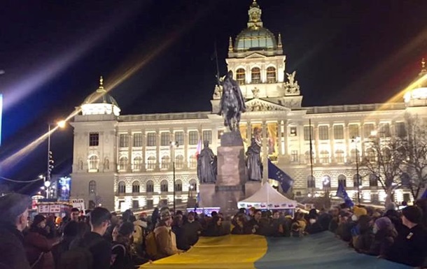У Празі та Берліні пройшли акції підтримки України