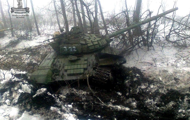 На об їзній Харкова спалено чотири російські танки - Генштаб
