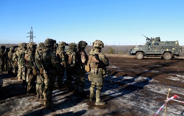 Украинские военные ведут бой на направлении Сум