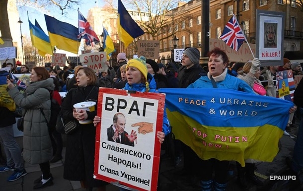Весь світ протестує проти нападу РФ на Україну