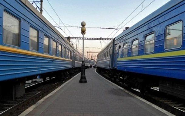 По Украине курсируют 80% пассажирских поездов 