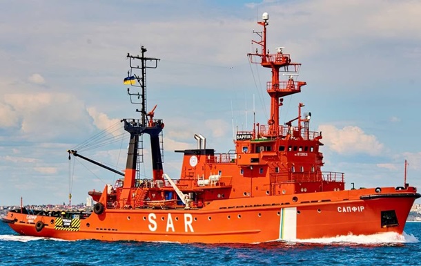 У Чорному морі кораблі РФ захопили цивільне судно