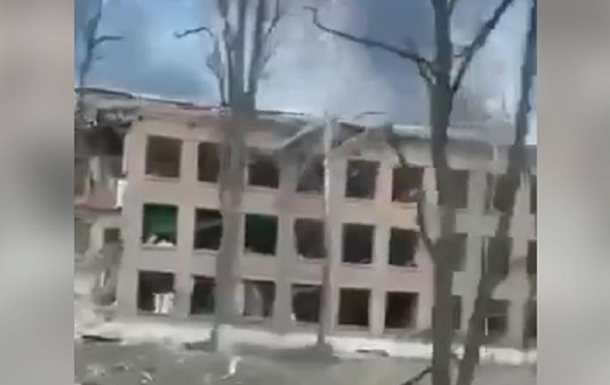 У Мережі з явилося відео Василькіського ПТУ після ракетного удару