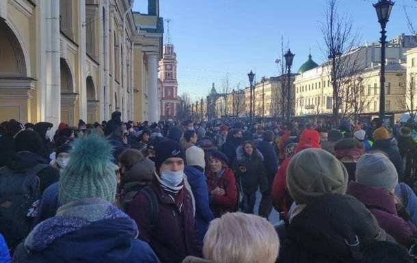 В России и Беларуси начались протесты против войны с Украиной