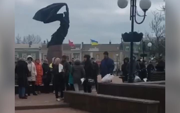 В окупованому Бердянську люди співали на вулиці гімн України