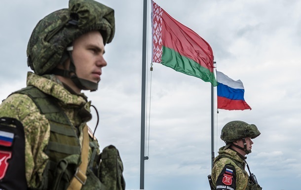 Білоруські війська перебувають біля кордону з Україною