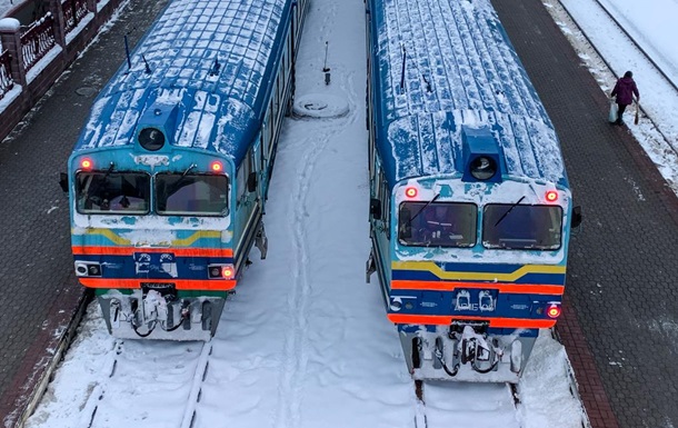 Білоруси блокують поїзди для затримки військових вантажів