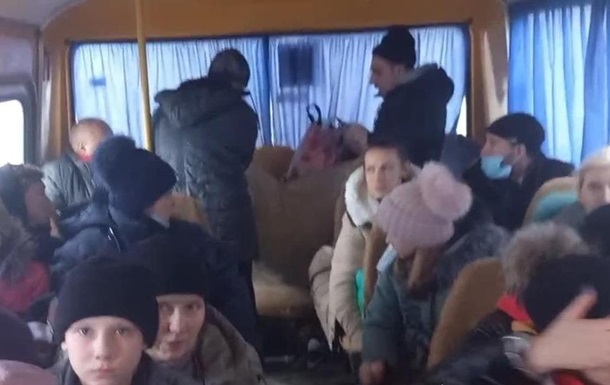З Волновахи евакуювали 200 осіб: у місті гуманітарна катастрофа
