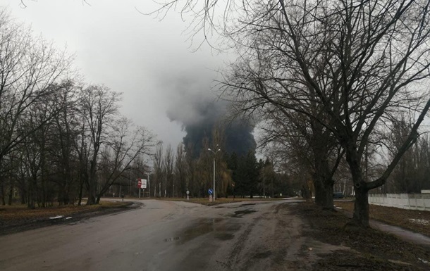 В Чернигове под обстрел попала нефтебаза