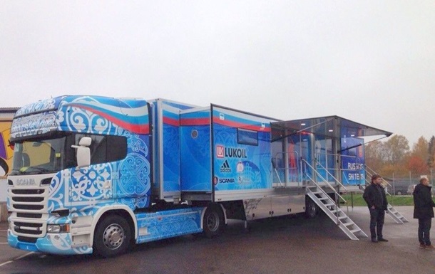 Росіянам розфарбували вакс-вантажівку українськими гаслами