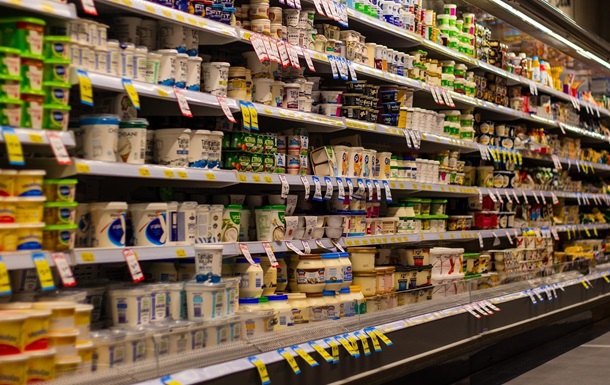 В РФ начали ограничивать продажу продуктов питания