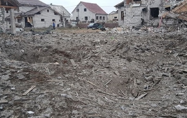 Военные РФ сбросили 300-килограммовую бомбу на Коростень