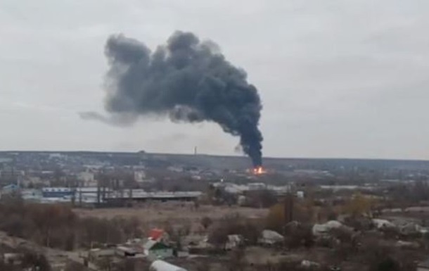 У Луганську стався вибух і спалахнула нафтобаза