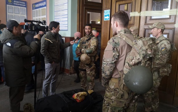 Появилось видео с британскими добровольцами в Украине