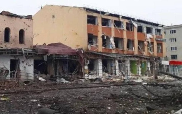 Обстріл супермаркету у П ятихатках: четверо загиблих, 15 поранених