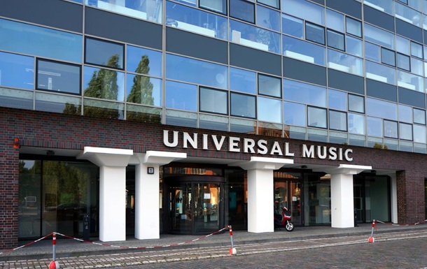 Universal Music призупинила свою роботу в Росії