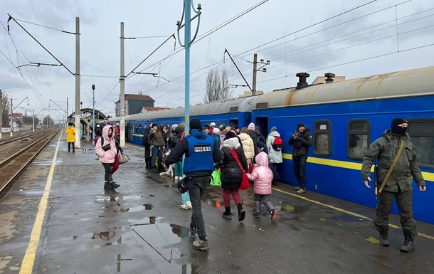 Словаччина призначила потяги для вивезення біженців із України