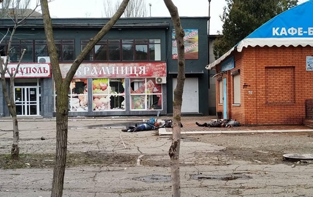 Появились фото обстрелянного Россией Мариуполя
