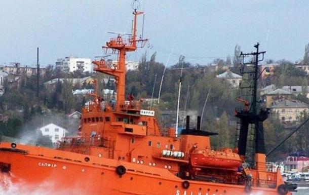 Военные РФ захватили украинское судно Сапфир и ведут его в Севастополь