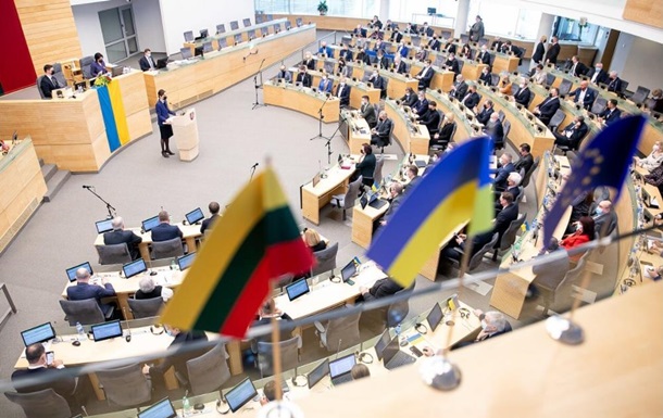 Литовский Сейм призывает предоставить Украине статус кандидата в члены ЕС