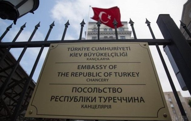 Туреччина переносить своє посольство в Україні з Києва до Чернівців
