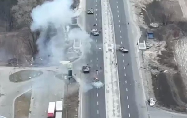 Появилось видео уничтожения колонны под Киевом
