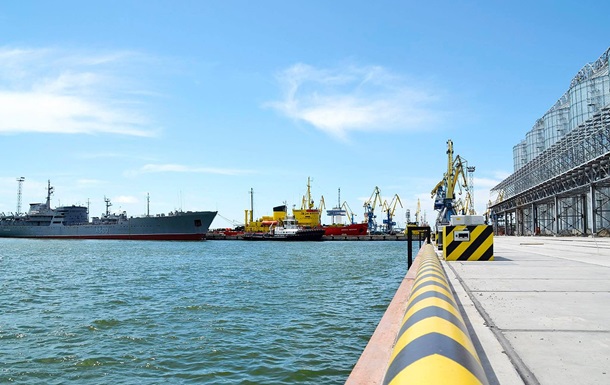 Україна втратила зв язок із портом Маріуполя