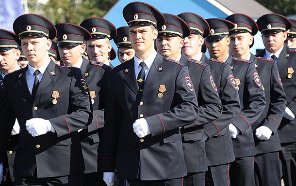 Российские оккупанты предлагают жителям Херсонщины стать полицаями