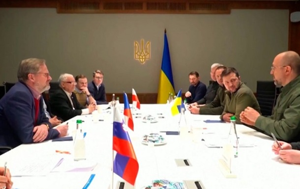 Зеленский встретился с лидерами трех стран в Киеве