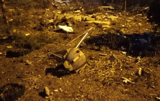 В Киеве на дом упали обломки ракеты, есть погибший
