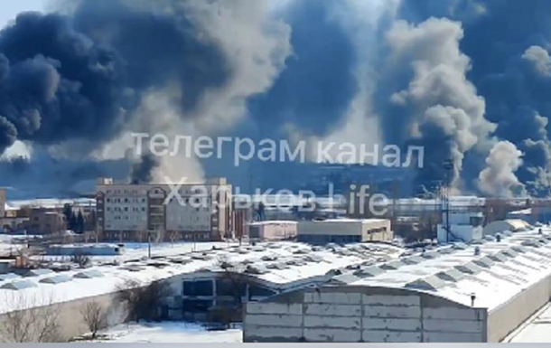  В Харькове из-за обстрела горит рынок Барабашово 