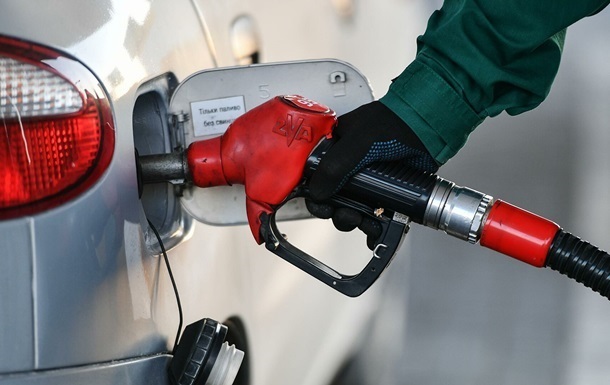 В Украине снижают цены на топливо