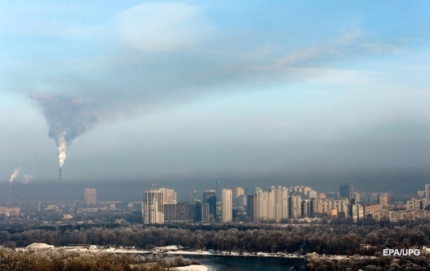 Киев накрыл смог, власти назвали причину