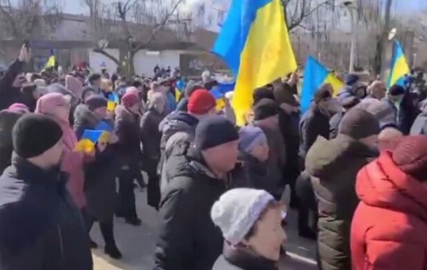 В Бердянске люди вышли на митинг против российской оккупации