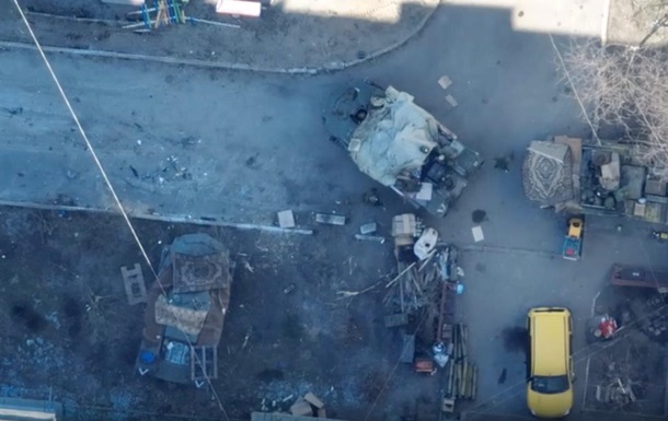 Под Киевом оккупанты воруют ковры