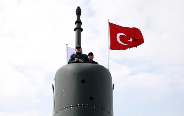 ВМС Туреччини попередили про міни у Чорному морі