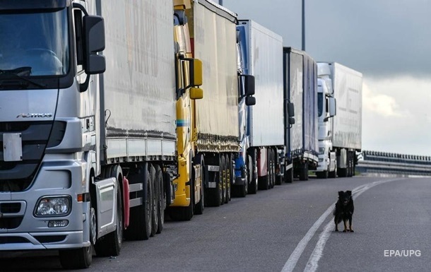 В Україні дозволили водіям з правами категорії В керувати вантажівками